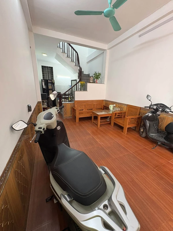 Bán nhà 31.9m2 4 tầng Phường Yên Nghĩa 3.4 tỷ