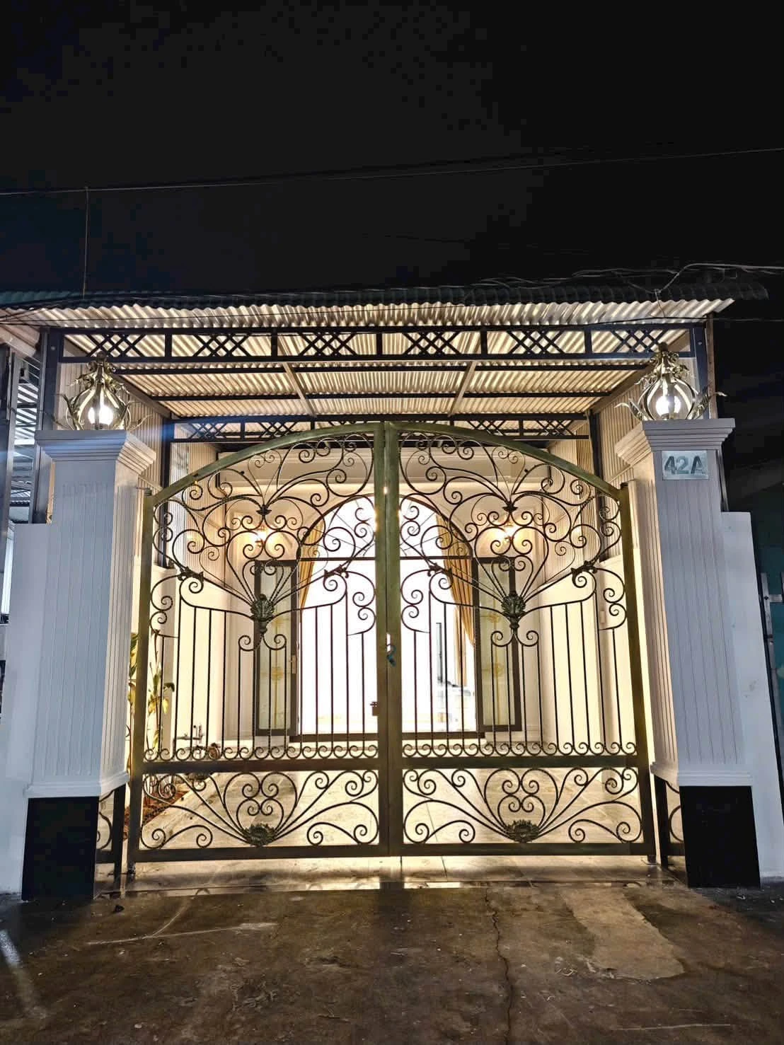 Bán nhà tân cổ điển 5x28m, 3 phòng ngủ, hẻm Trịnh Phong Đáng, Hòa Thạnh, Tân Phú - Ảnh 1