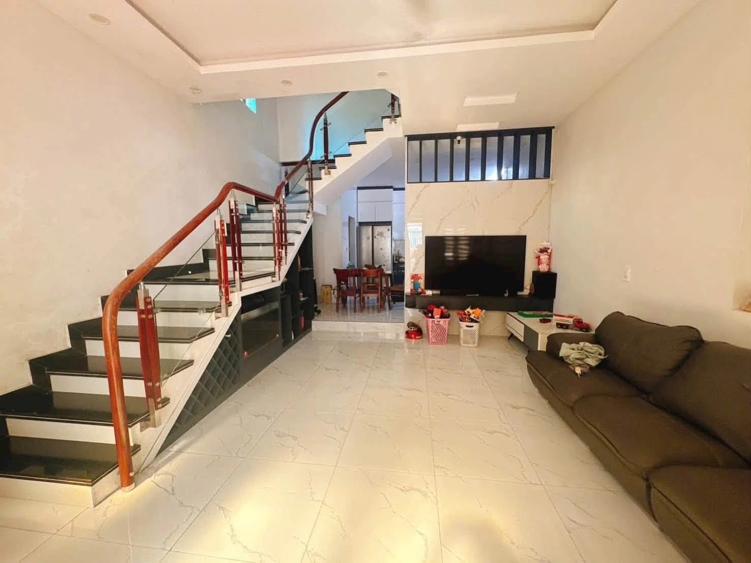 Bán nhà 3 tầng 76,5m² ngõ ô tô Cột 5, gần bãi tắm Cột 8, Hạ Long - Ảnh 1