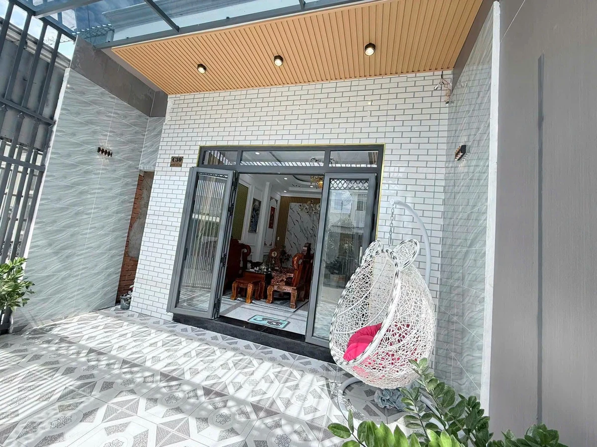 Bán nhà mặt tiền Phan Văn Trường, 100m², 2PN, An Giang 2 tỷ 90 - Ảnh thu nhỏ 5