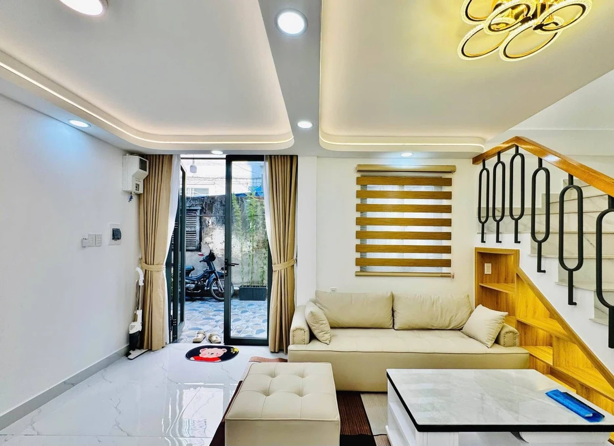 Bán nhà 3 tầng 43m2 gần chợ Bà Chiểu, 6.1 tỷ - Ảnh thu nhỏ 2