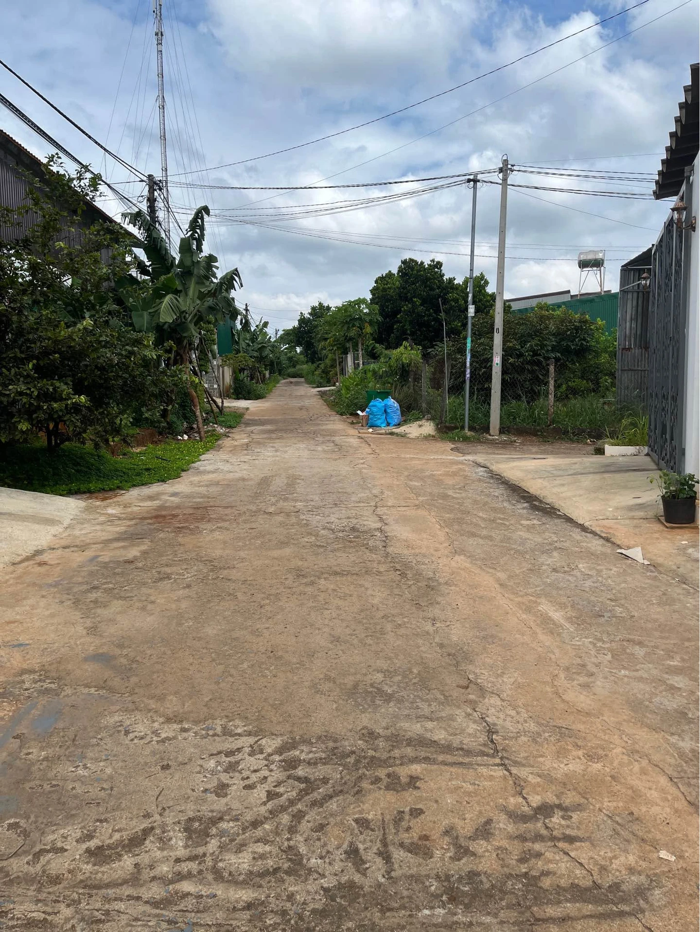 Bán nhà phố 3PN, 90m², Bình Tân, 1 tỷ 950 triệu - Ảnh 1