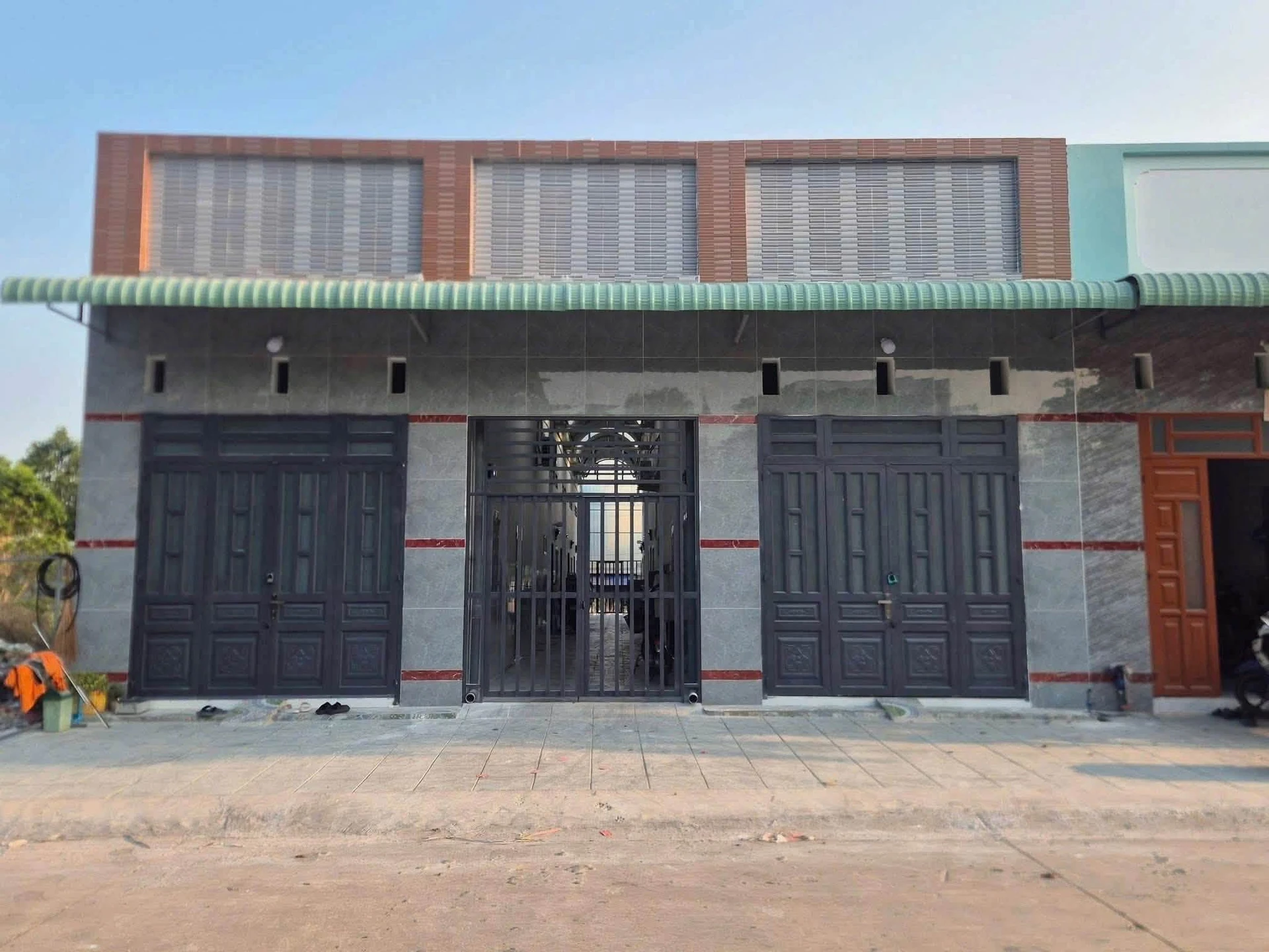 Bán nhà trọ 10m x 30m tại Mỹ Phước 3, Bình Dương - Ảnh 1