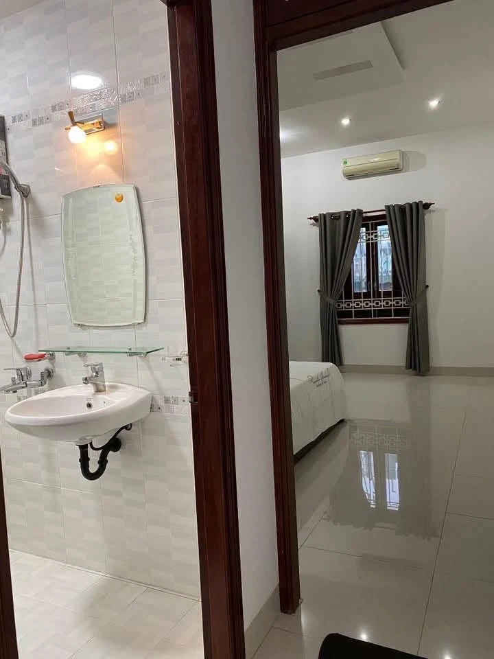 Bán nhà 4 tầng 280m² mặt tiền Lê Đình Lý, Đà Nẵng, 17 tỷ - Ảnh thu nhỏ 3