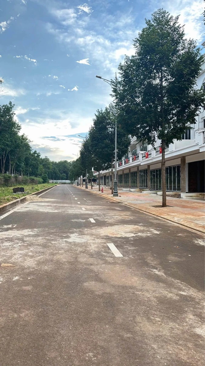 Bán shophouse khu đô thị Ân Phú 5x20m, 1 trệt 2 lầu, giá 5,79 tỷ - Ảnh thu nhỏ 2