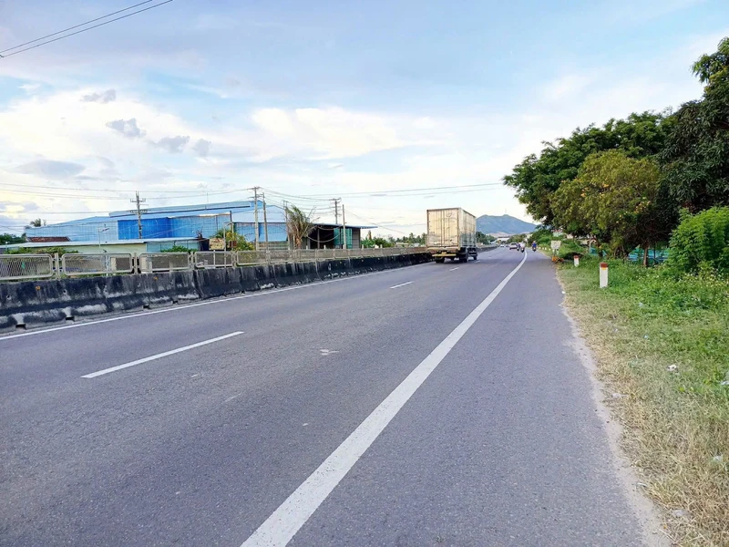 Bán đất thổ cư 336m2 mặt tiền Quốc Lộ 1A Lâm Đồng