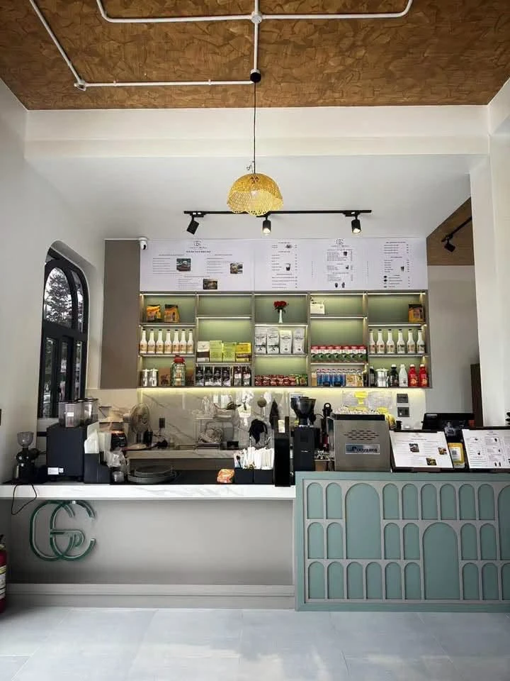 Bán shophouse góc KDC Thạch Bích 330m2, 2PN, 8.8 tỷ - Ảnh 1