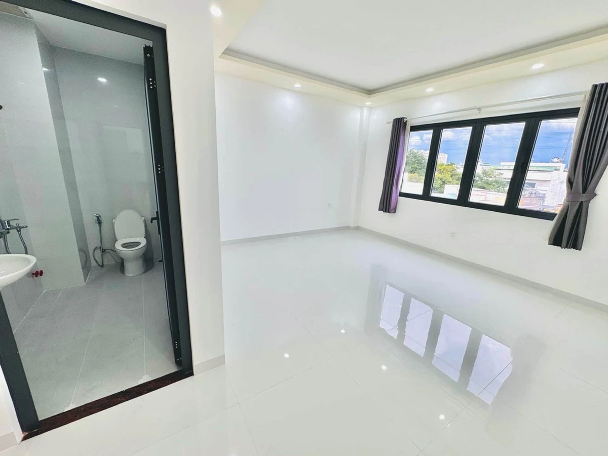 Bán nhà mặt tiền 4 tầng 110m2 gần Trương Văn Thành, Quận 9, giá 14 tỷ - Ảnh thu nhỏ 5