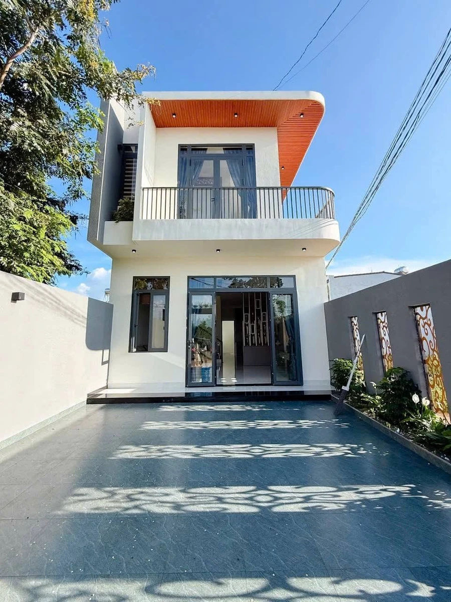 Bán nhà 2 mặt tiền 473 Y Moan, Buôn Ma Thuột, 120m2, 3 phòng ngủ, 4.2 tỷ - Ảnh 1