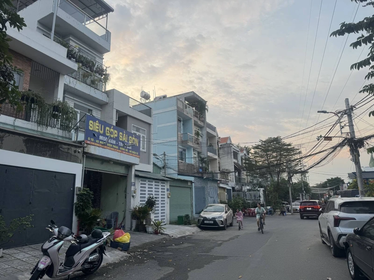 Bán nhà mặt tiền 4 tầng 81m2 KDC Hồng Long, Hiệp Bình Phước, Thủ Đức - Ảnh 1