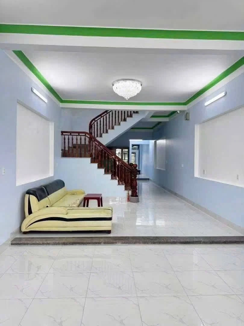 Bán nhà 1 trệt 1 lầu mặt tiền Nguyễn Thái Học, 114m2, 3PN, Long Tâm, Bà Rịa, giá 4,99 tỷ - Ảnh thu nhỏ 2