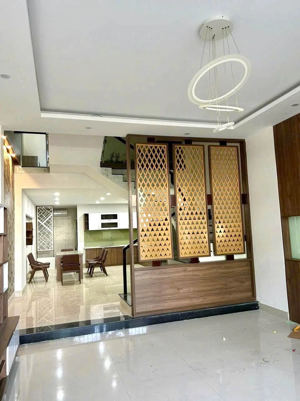 Cho thuê nhà 3,5 tầng mặt tiền Trần Nhân Tông, Sơn Trà, Đà Nẵng, 92m2, 4PN, 25 triệu/tháng - Ảnh 1