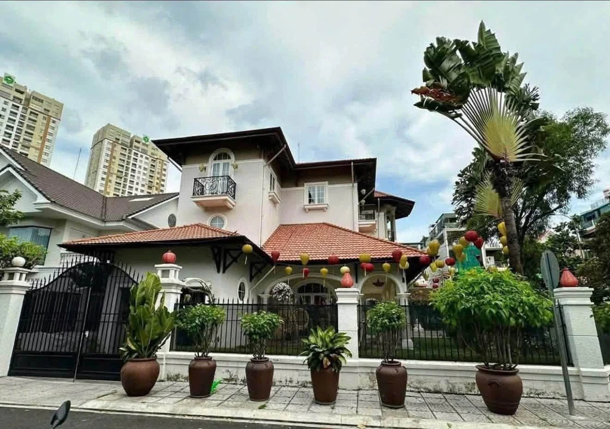 Bán biệt thự căn góc 613,9m² 5PN có hồ bơi, sân vườn đường Nguyễn Văn Hưởng, Thảo Điền - Ảnh thu nhỏ 2