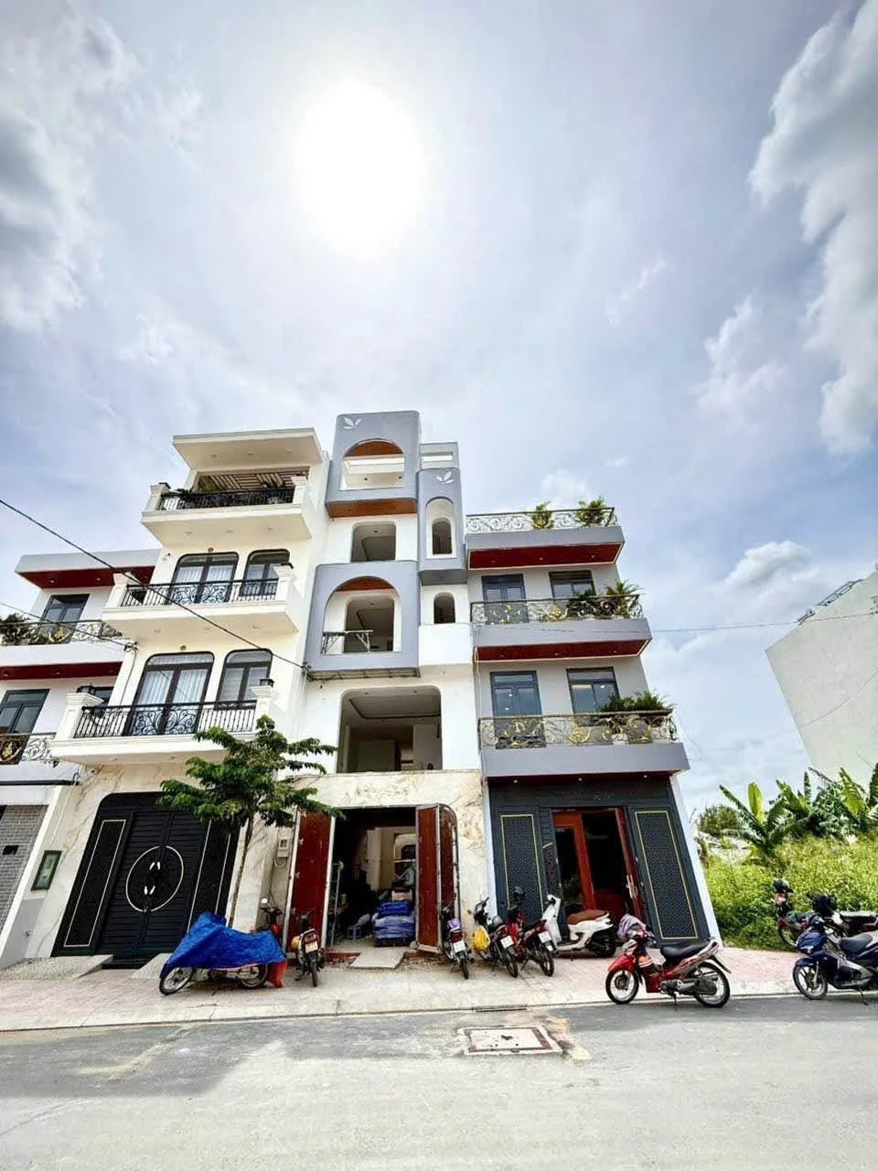 Bán nhà phố 2 mặt tiền 5x20m, 4PN Hóc Môn 5,65 tỷ - Ảnh 1