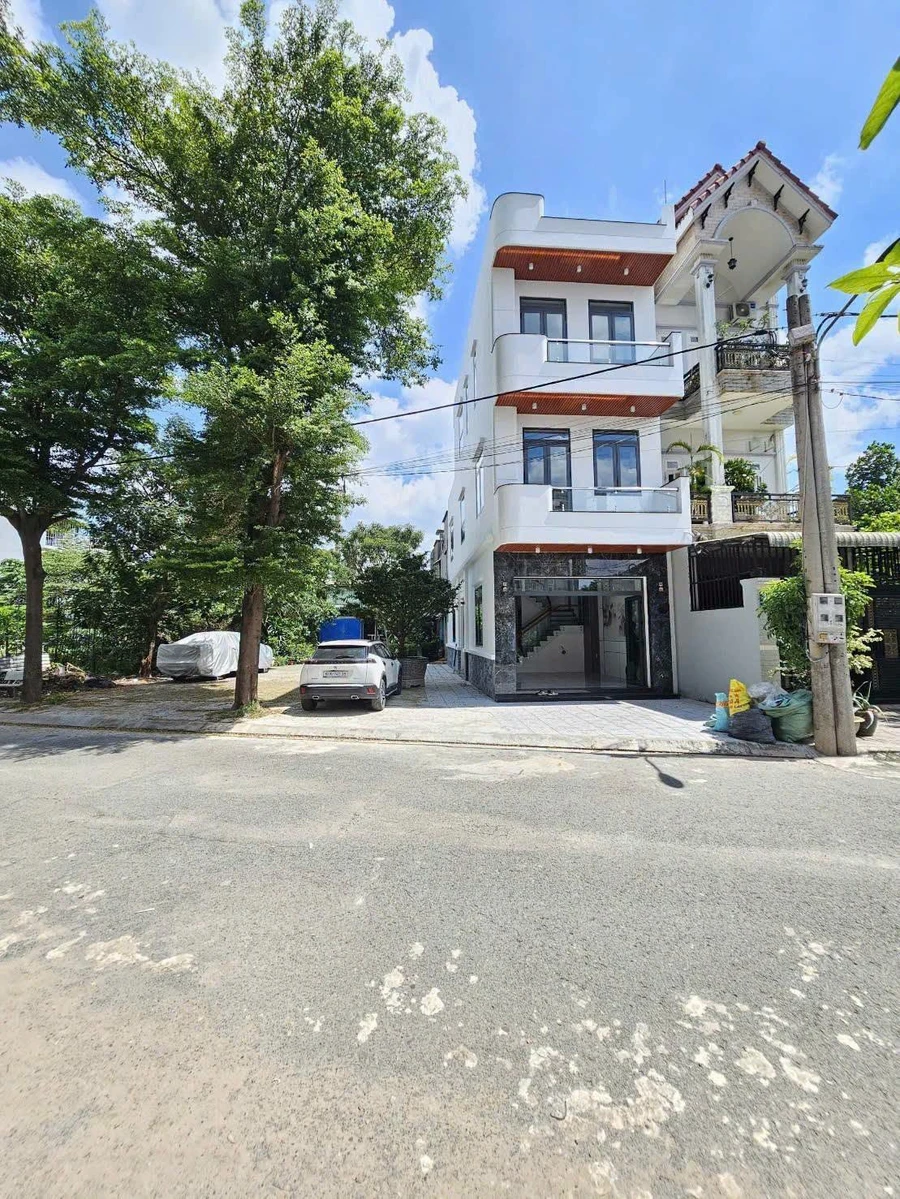 Bán nhà 1 trệt 2 lầu 74.7m² góc công viên, Phường Dĩ An - Ảnh thu nhỏ 2
