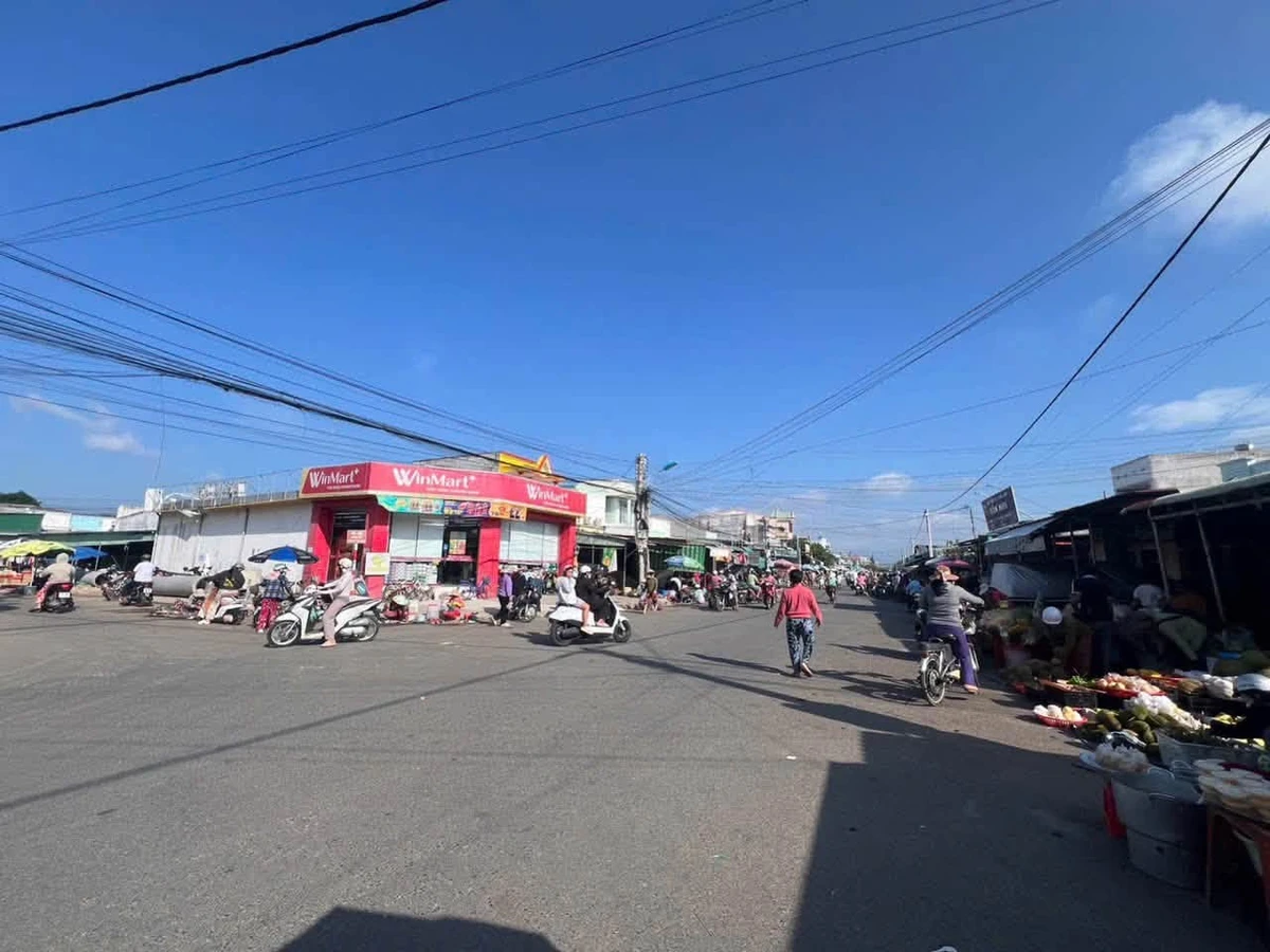 Nhà mặt tiền kinh doanh Lê Quang Đạo, Phan Thiết, 80m2, 2,3 tỷ - Ảnh thu nhỏ 2