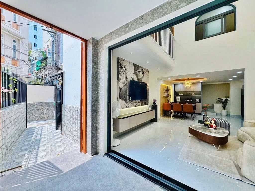 Bán nhà 52m2 3 tầng 3PN 3WC gần chợ Bà Chiểu Bình Thạnh - Ảnh thu nhỏ 2