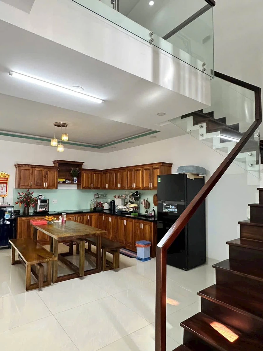 Bán nhà 220m2 thổ cư 100%, 3 phòng ngủ, full nội thất gần Đồi Hoàng Hôn, Buôn Ma Thuột - Ảnh thu nhỏ 3