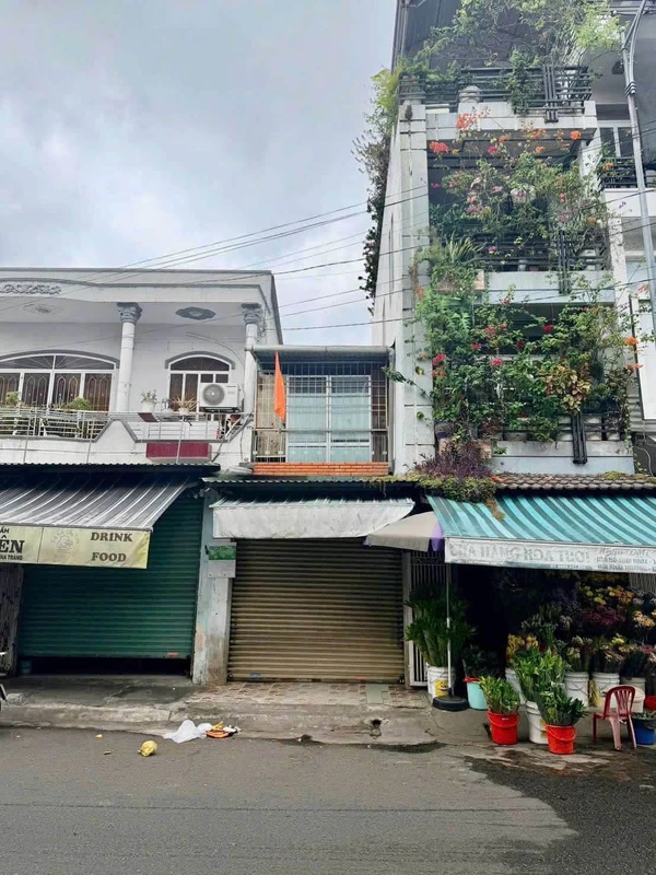Bán đất 56,6m2 tặng nhà cấp 4 mặt tiền đường Phương Sài, đang cho thuê 8 triệu/tháng