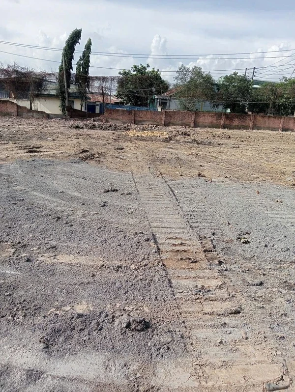 Bán đất 2400m2 mặt tiền 20m Hố Nai, Đồng Nai
