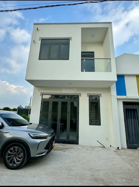 Bán căn nhà 6PN, DTSD 212m2 này nhé, mới xây xong, hiện đang cho thuê 10tr/th - Ảnh 1