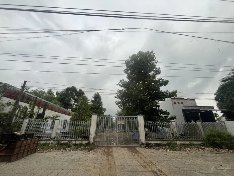 Đất thổ mặt tiền đường Nguyễn Chí Thanh 21m, 4260m2 chỉ 17 tỷ