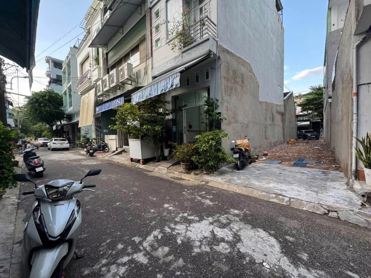 Bán đất mặt tiền 41,5m2 Lê Thị Hồng Gấm, Quy Nhơn - Ảnh 1