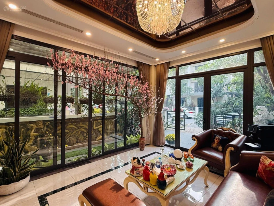 Chính chủ cho thuê biệt thự có thang máy, tầng 4 như penhouse tại Vinhomes Thăng Long - Ảnh 1