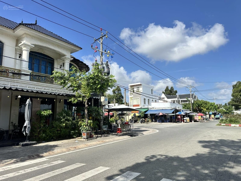 Chính chủ gửi bán đất 100m2 khu trung tâm gần khu đô thị Green City, Midori Park, siêu thị Aeon Mal