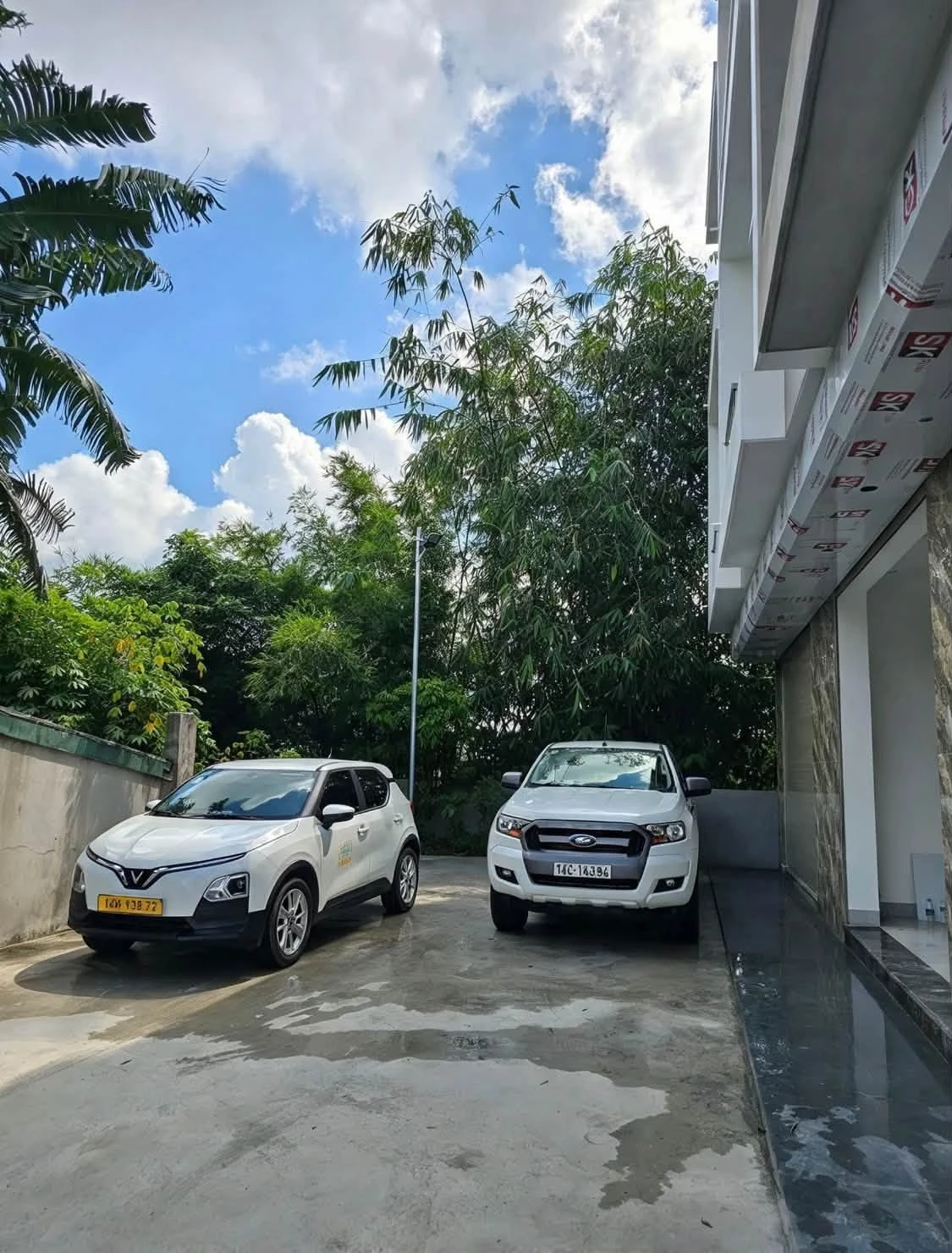 Bán nhà 3 tầng 66m2 Gần Cầu Trắng Bình Chánh - Ảnh 1
