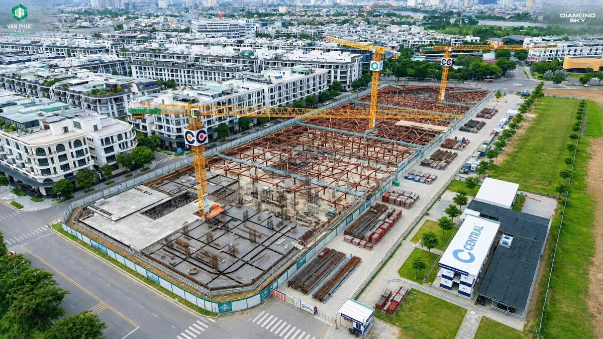 Bán gấp nhà góc KDT Vạn Phúc 254m2, 1 hầm 4 tấm, giá 77 tỷ, Hiệp Bình, Thủ Đức - Ảnh 1