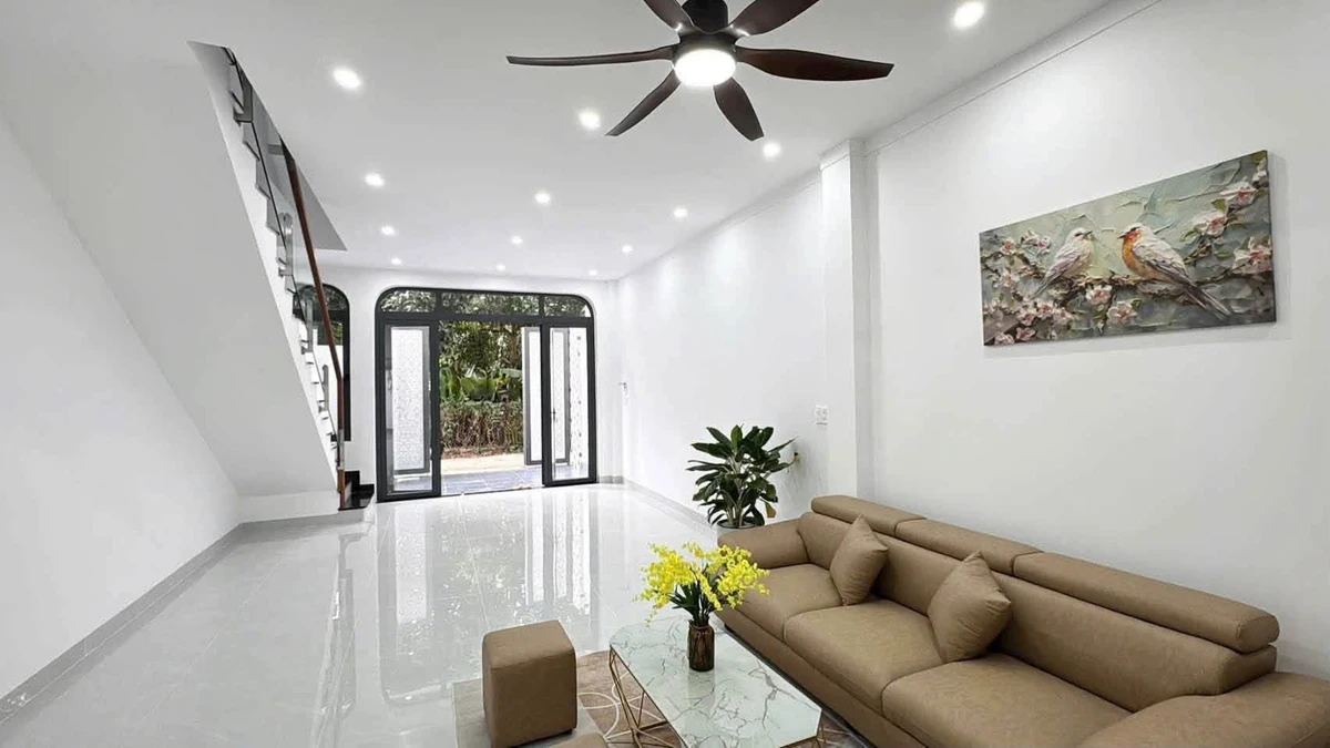 Bán nhà 1 trệt 2 lầu hẻm Nguyễn Duy Trinh, 100m2, 3PN, giá 3,88 tỷ - Ảnh thu nhỏ 2