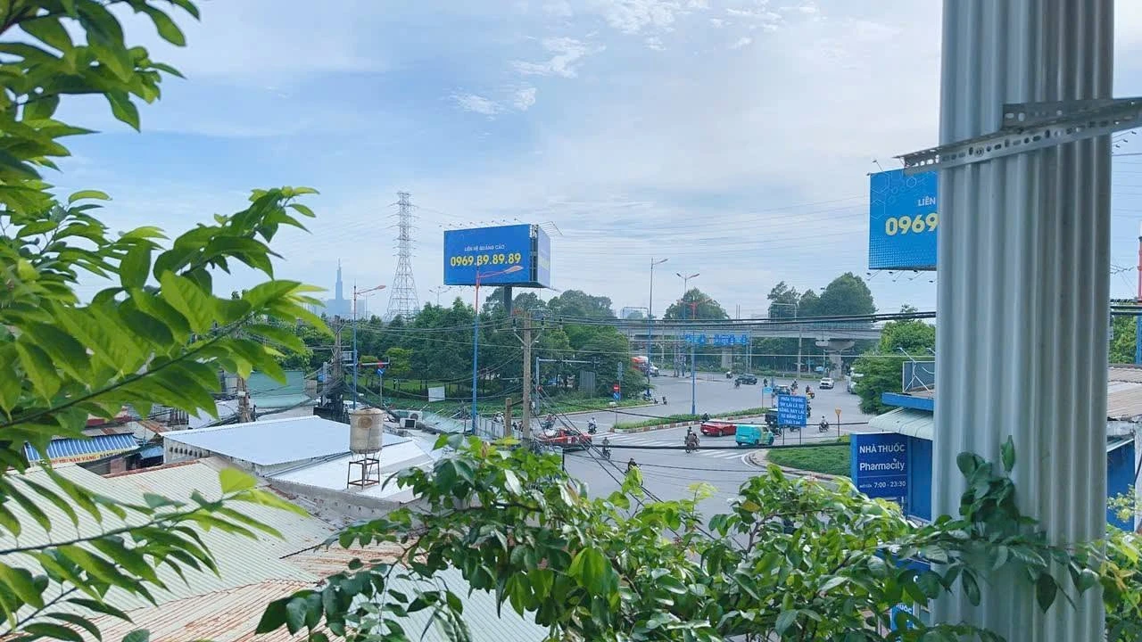 Bán nhà phố 111m2 mặt tiền 9m giá 6,3 tỷ Tân Bình - Ảnh 1