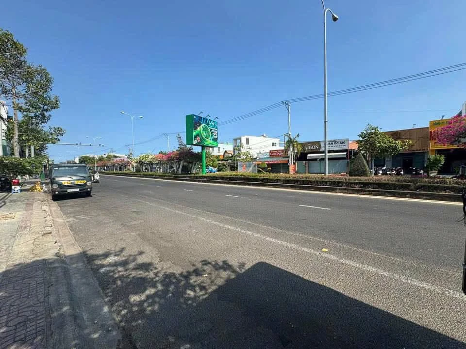 Bán đất mặt tiền Đại Lộ Hùng Vương 100m2 Phan Thiết 7,4 tỷ - Ảnh thu nhỏ 3