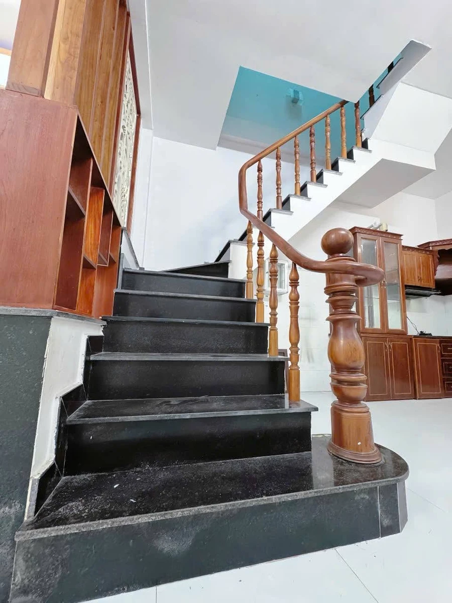 Bán nhà 70m2, 3 phòng ngủ, sân đậu ô tô, phường Bửu Hòa, giá 3,1 tỷ - Ảnh thu nhỏ 5