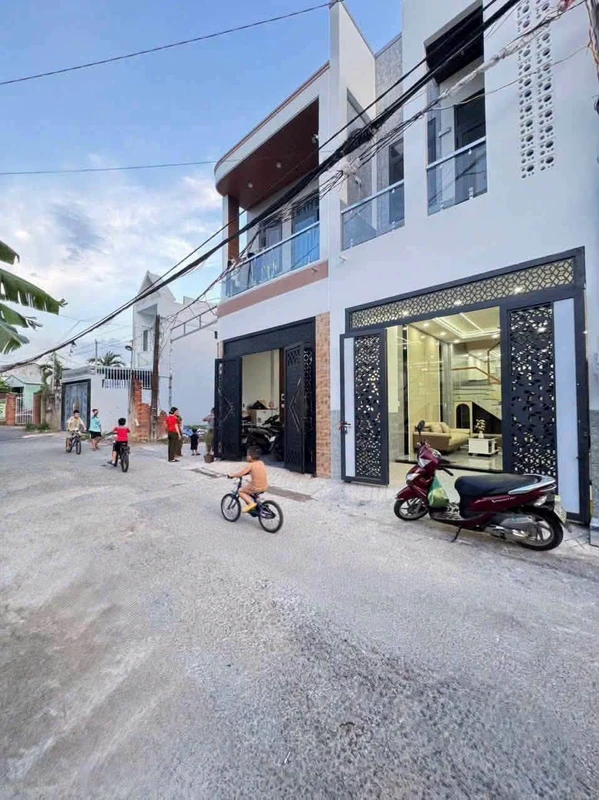 Bán nhà 1 trệt 1 lầu 3PN sổ riêng thổ cư Khu phố 2 Trảng Dài, Biên Hòa