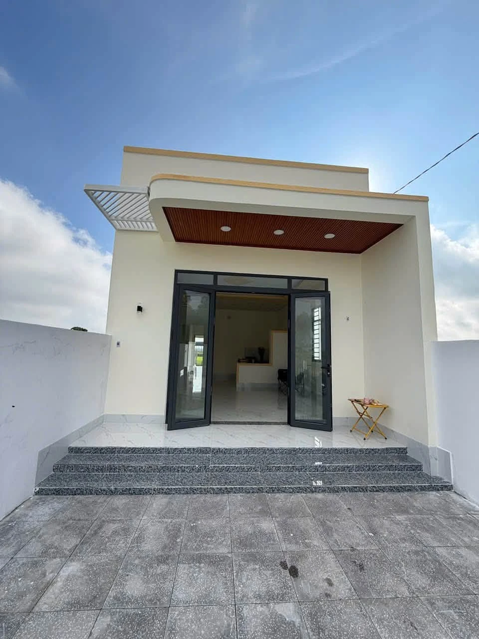 Bán nhà mới 100% 5x32m mặt tiền đường nhựa tại Suối Đá, Dương Minh Châu, Tây Ninh giá 899 triệu - Ảnh 1