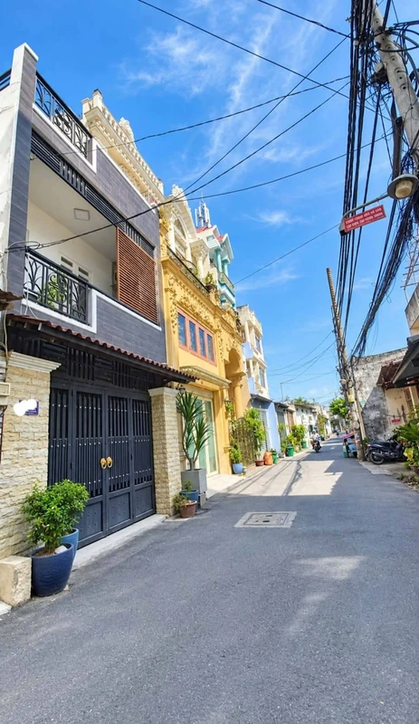 Nhà bán 3 tầng 4PN, 61m², Hương Lộ 2, Bình Tân - 5 tỷ