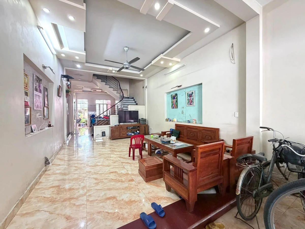 Bán nhà 3 tầng 90m2 mặt tiền 4,5m tại Quán Nam - Ảnh 1