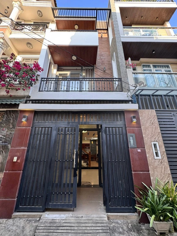 Nhà mặt đường Nguyễn Chánh, 84m2 sát biển 27 tỷ han15tycho