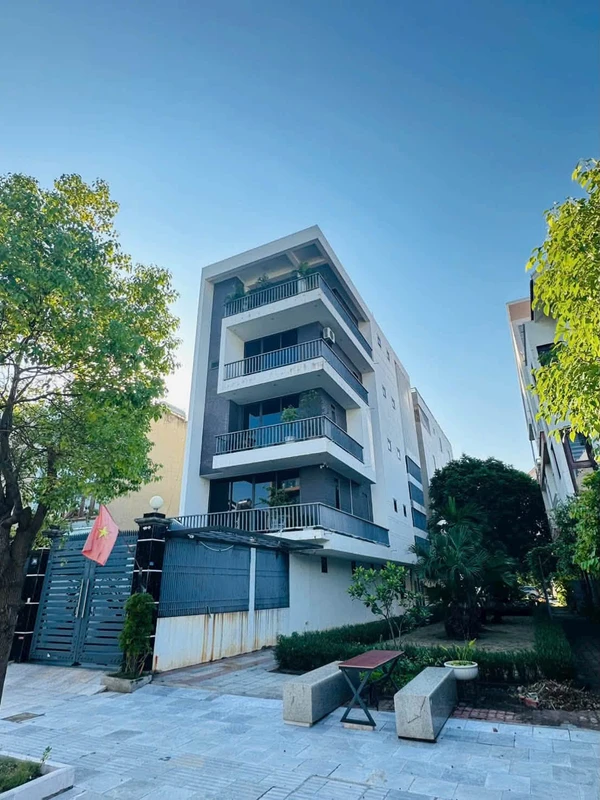 Bán nhà phố 5 tầng 120m², view biển Hòn Gai, Quảng Ninh