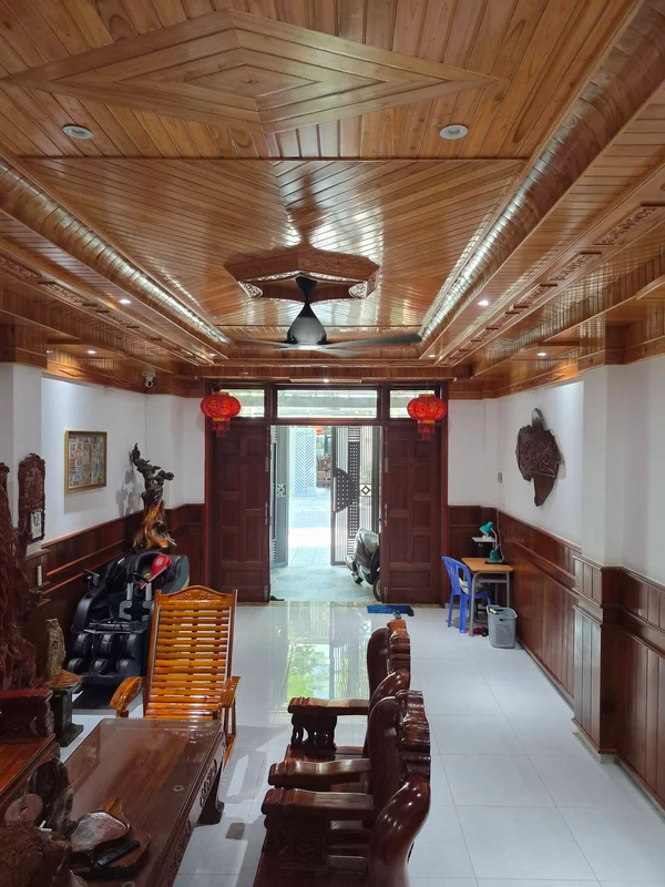 Bán nhà 3 tầng máy, 89m2, 6PN, 9,5 tỷ, Nha Trang