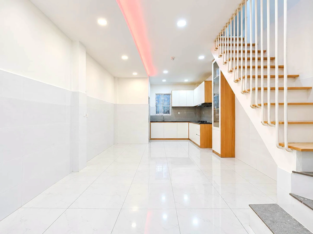 Bán nhà 2 tầng hẻm Kinh Dương Vương 24m2, 2,8 tỷ, gần bến xe Miền Tây, Bình Tân - Ảnh thu nhỏ 2