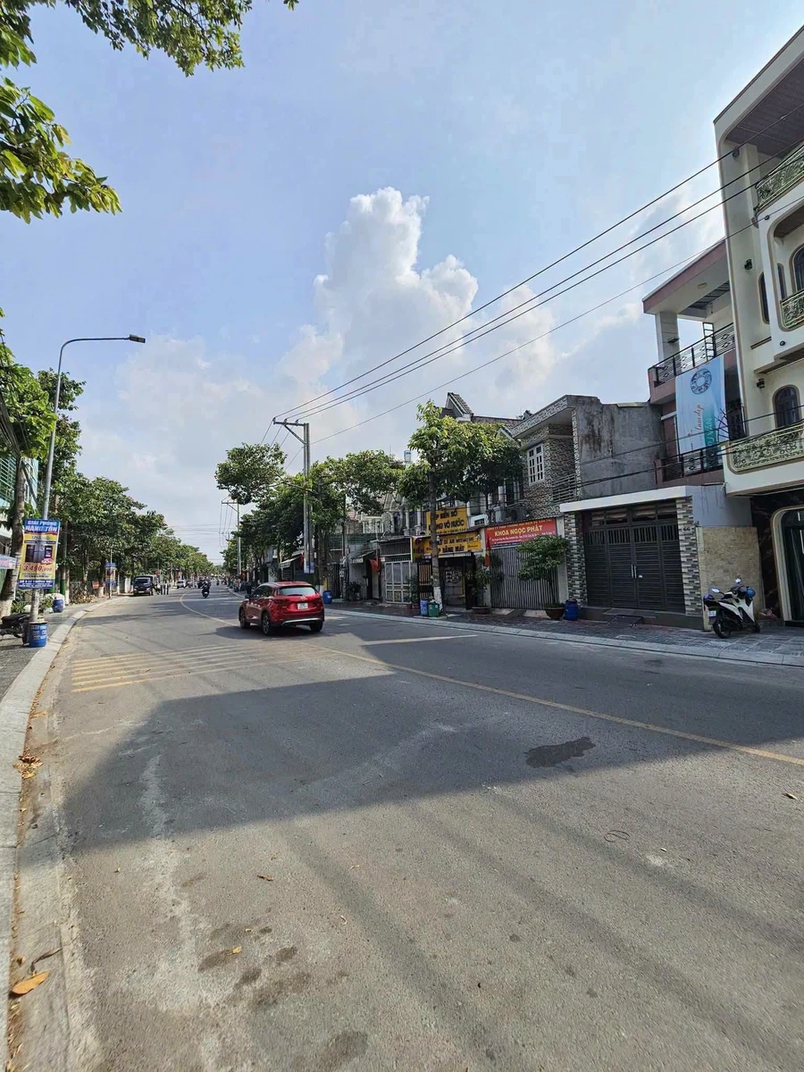 Bán nhà mặt tiền kinh doanh 76,5m² 4 phòng ngủ Dĩ An - Ảnh thu nhỏ 2