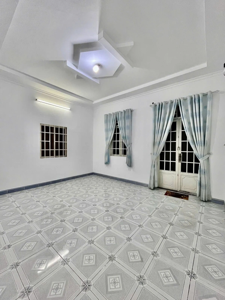 Bán nhà 2 lầu 55m2, 2 phòng ngủ, hẻm 3m tại Phường Thạnh Lộc, Quận 12 - Ảnh thu nhỏ 3