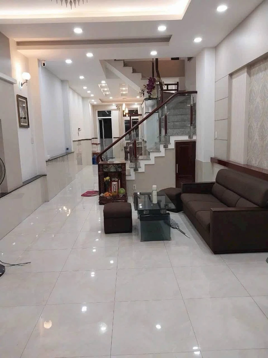 Cho thuê nhà mặt tiền 4x20m, 1 trệt 2 lầu, 4PN, KDC Bình Hưng gần bến xe Quận 8, 16 triệu/tháng - Ảnh 1