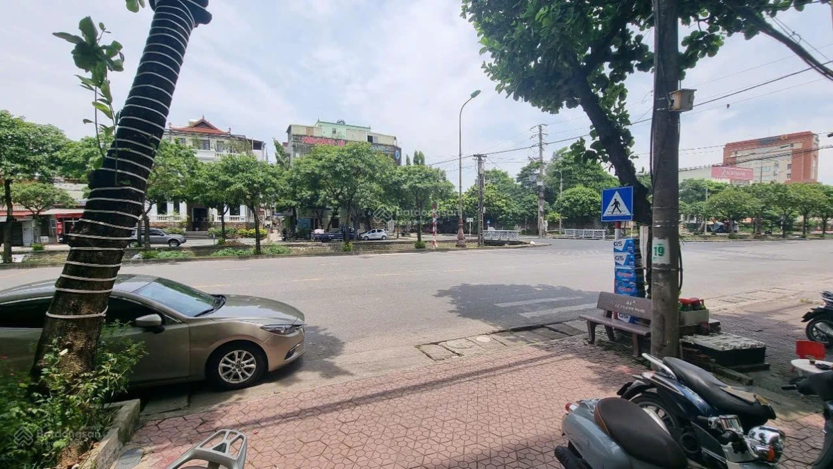 Bán nhà mặt phố rộng 6,5m tại mặt đường Lê Thanh Nghị, TP. Hải Phòng (TP. Hải Dương cũ) - Ảnh 1