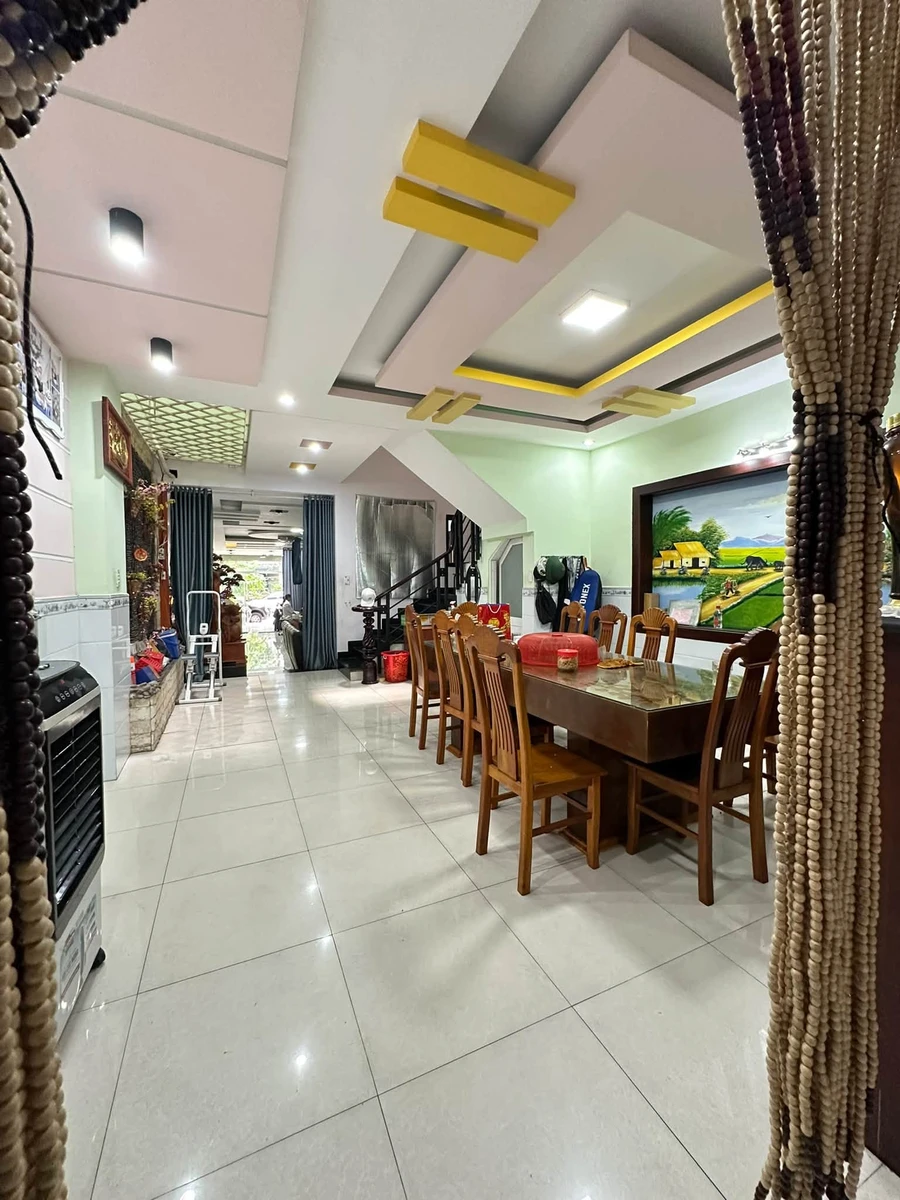 Bán nhà 3 tầng mặt tiền 160m² Dĩ An - Ảnh thu nhỏ 4