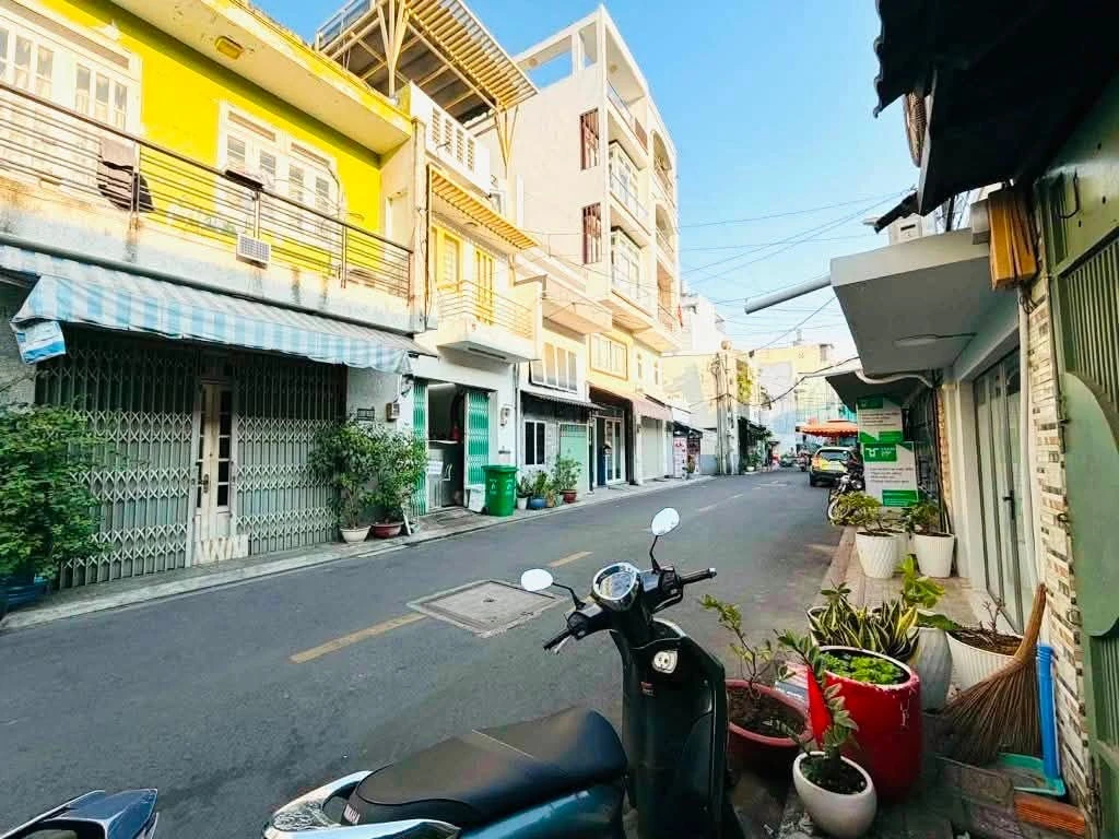 Bán nhà mặt tiền Cư xá Vĩnh Hội 54m2, 2PN, giá 5,59 tỷ, Quận 4 - Ảnh 1