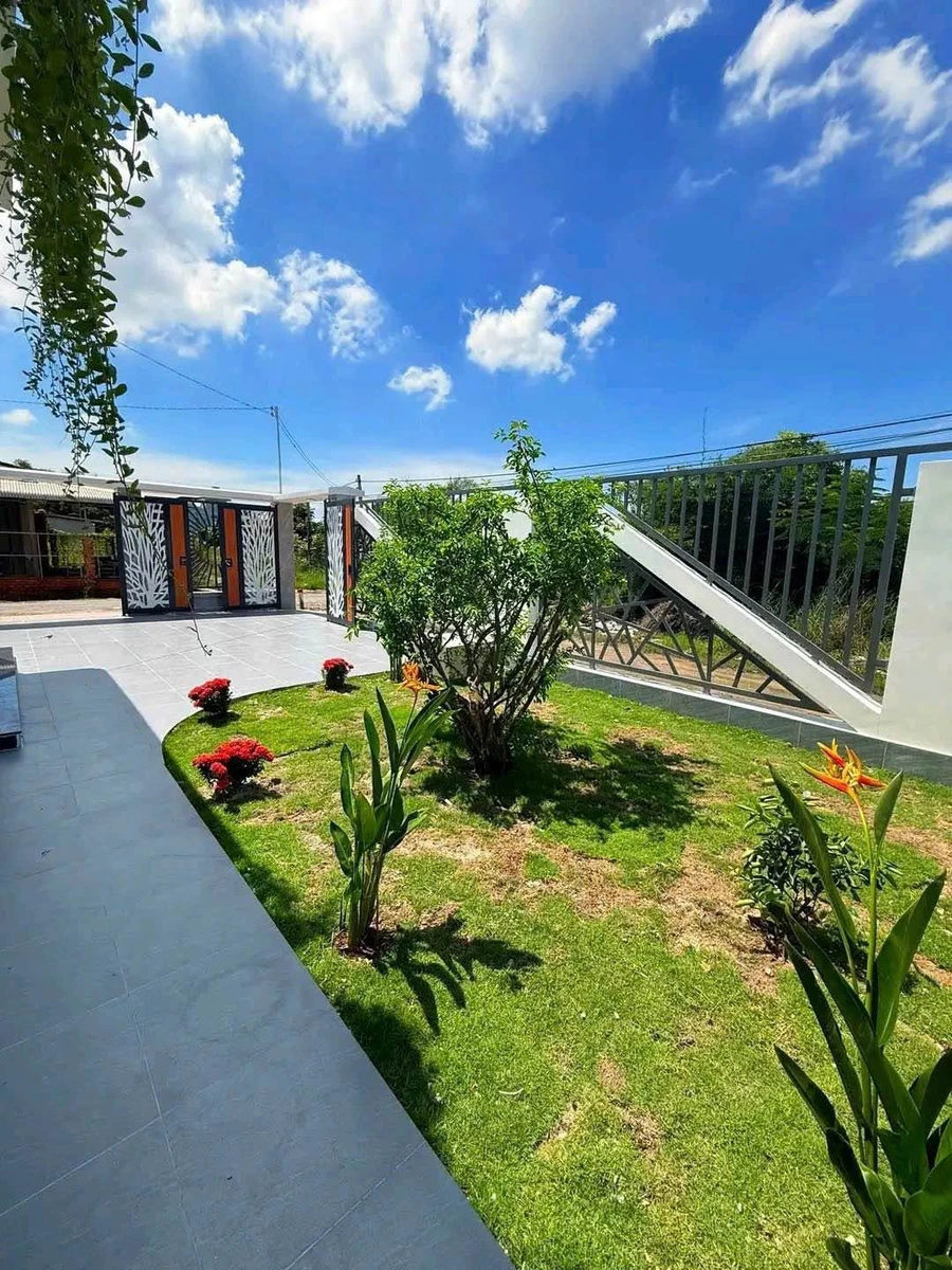 Bán nhà sân vườn mặt tiền Trần Phú, Tây Ninh, 225m², 1 tỷ 999 triệu - Ảnh thu nhỏ 3